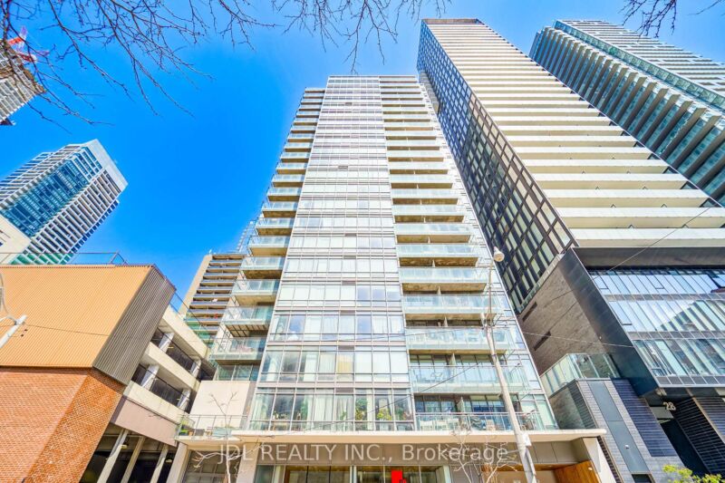 22 Wellesely Street E